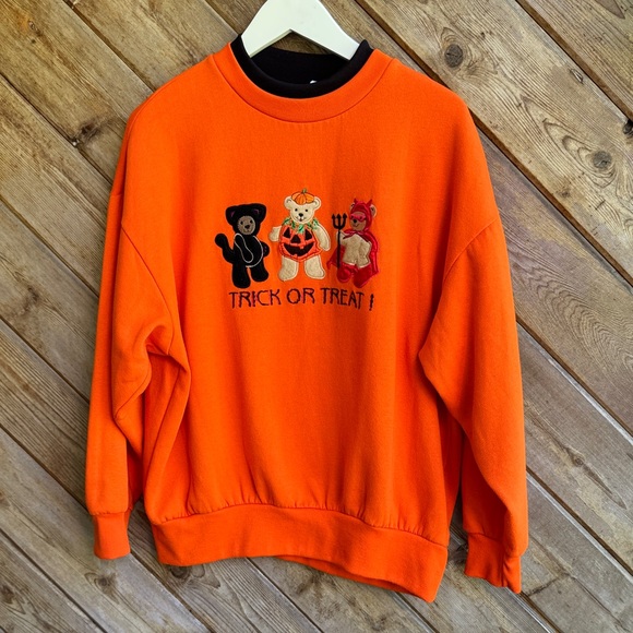 Basic editions vintage Halloween trick or treat teddy bear orange sweatshirt L - Picture 1 of 3